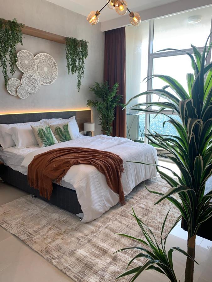 Apartment Live Here, Enjoy Waters Of Arabian Gulf *