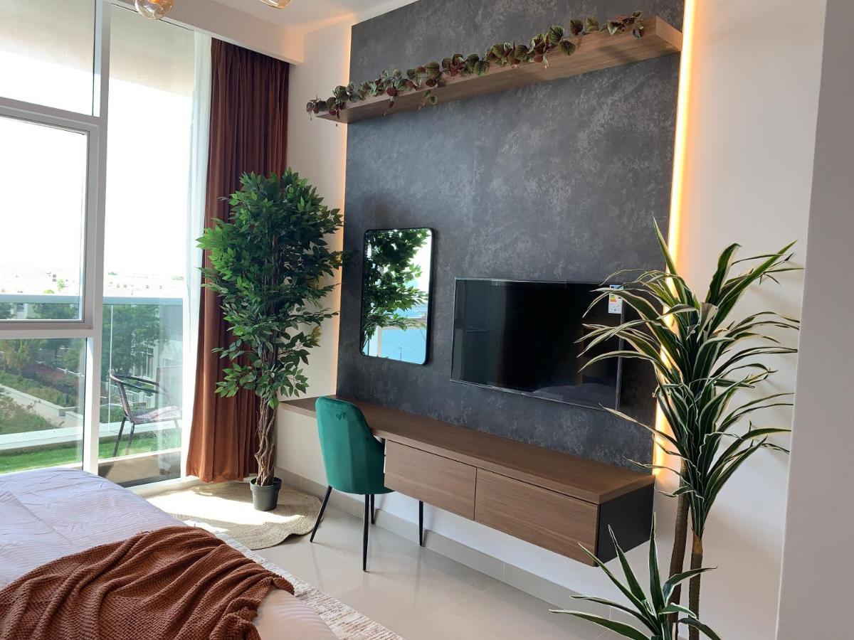 Apartment Live Here, Enjoy Waters Of Arabian Gulf *