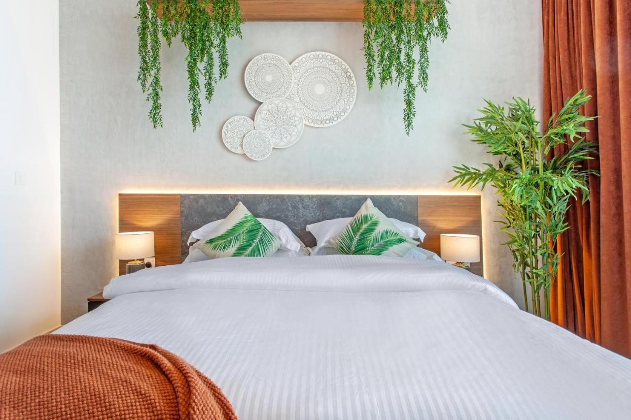 Live Here, Enjoy Waters Of Arabian Gulf Apartment *