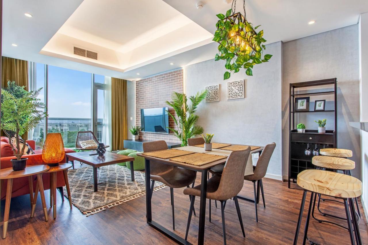 Live Here, Enjoy Waters Of Arabian Gulf Apartment