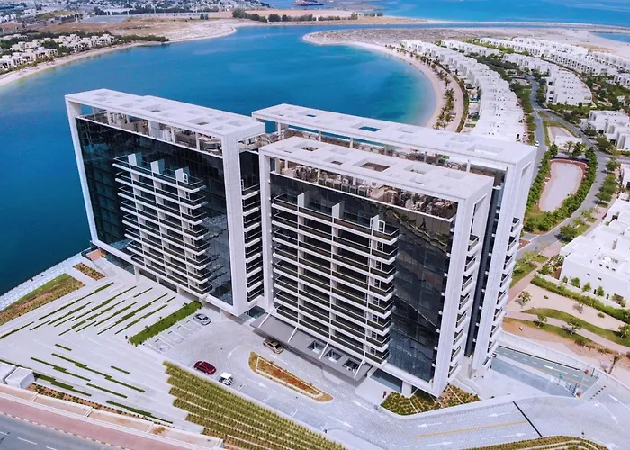 Live Here, Enjoy Waters Of Arabian Gulf